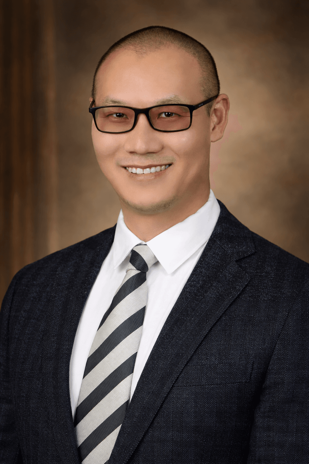Professor Linjie Chou